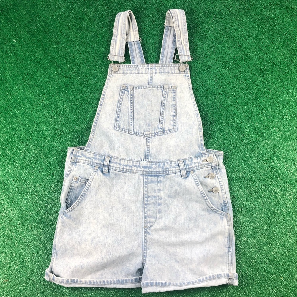 TopShop Overalls Shorts Moto Light Wash Size 8